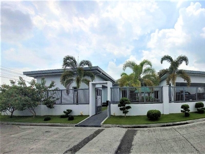 FOR SALE LUXURIOUS HOUSE WITH SWIMMING POOL IN SAN FERNANDO NEAR SM TELABASTAGAN on Carousell