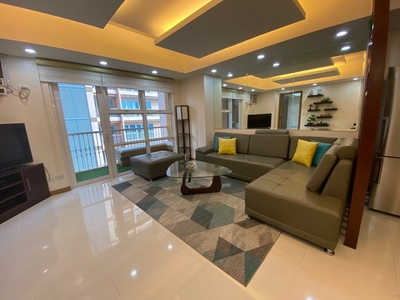 FOR SALE: Newly Renovated 2BR Venice Luxury Mckinley hill on Carousell