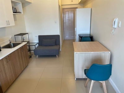 For Sale: Studio Unit with balcony in The Vantage at Kapitolyo by Rockwell Primaries on Carousell
