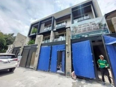 For Sale Townhouse in Diliman Quezon City on Carousell