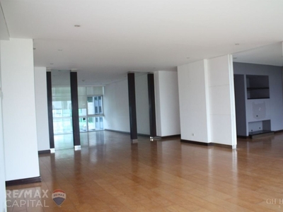 Freshly Decorated 3 Bedroom Unit for Lease in Pacific Plaza South Tower