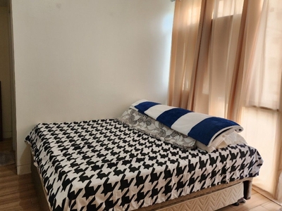Holland Park 1Br. W/Balco For Rent Pool Facing on Carousell