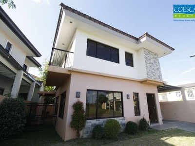 House and Lot for Lease in South Forbes Villas near Ayala Malls Solenad! Silang