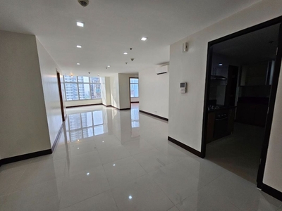 One Central: 3 Bedroom Condo for sale in Makati City on Carousell
