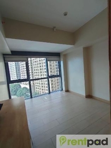 One Eastwood Avenue Studio Unit for LEASE on Carousell