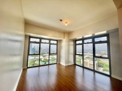 Park Triangle Residences: 3BR For Rent