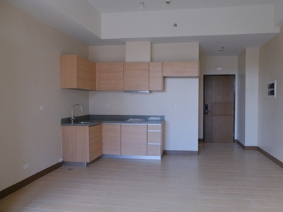 Ready for Occupancy /Rent to own condo in McKinley Hill on Carousell
