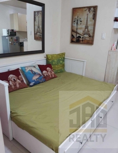RUSH SALE: 1br unit with balcony on Carousell