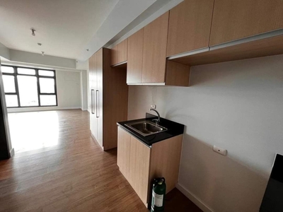 STUDIO TYPE UNIT FOR RENT IN MAKATI on Carousell