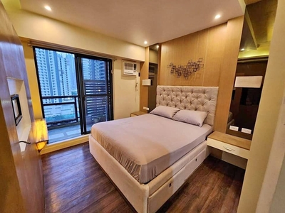 Well Furnished 3 Bedroom in Flair Tower by DMCI Mandaluyong Condo for Sale| Fretrato ID: IR202 on Carousell