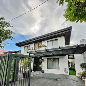 For Sale : 4 Bedroom House in Quezon City