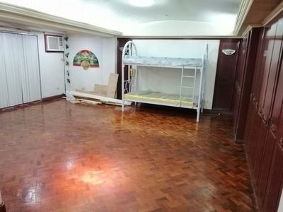 2 Bedroom (Bedspace) Penthouse at Binondo with Parking