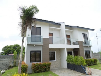 3 Bedrooms House and Lot in Biñan Laguna near Southwoods Exit(750m away)