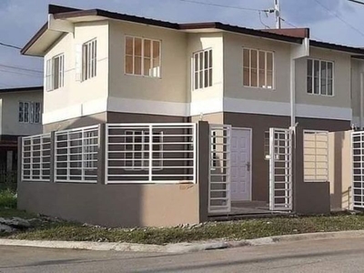 3 Bedrooms Townhouse with parking