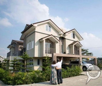 3 Storey House Exclusive Accessible and Affordable near Manila in Cavi