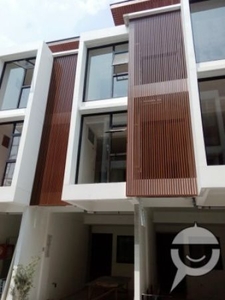 4 Bedroom Townhouse in Cubao nr Anonas TIP P. Tuason 18th Ave QC