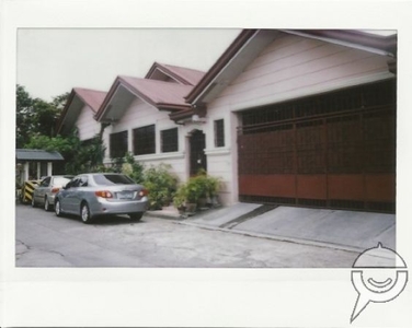 412 sqm house & lot for sale in BF Resort Village for 25M