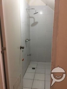 2 BR Apartment for Rent in Makati for LADIES Only