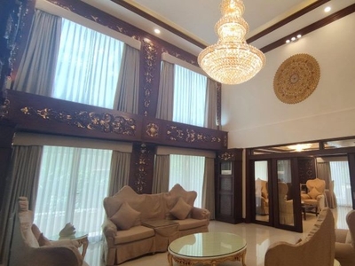 5 Bedroom Condominium For Sale in Grand Hyatt, BGC, Taguig City