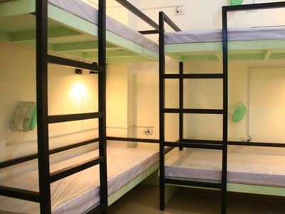 2 Beds w/ Table Capacity Room