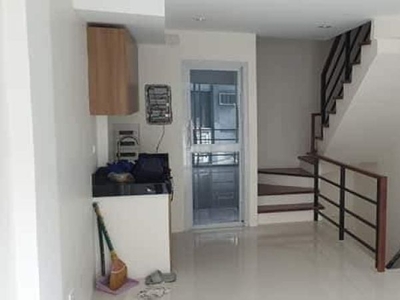 INNER UNIT TOWNHOUSE 3BR 3T&B 1CP