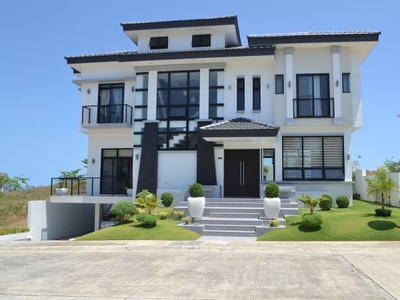 For sale 6 Bedroom House with sea view in Amara, Liloan Cebu City