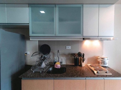 Fully furnished 1BR unit in One Uptown Residence BGC for sale
