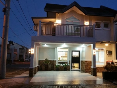 Fully furnished house and lot near SM Hypermarket Quirino Highway