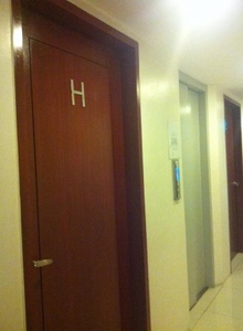 fully furnished studio unit in makati 4yrs old only