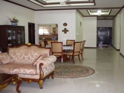 House and Lot 4 Bedroom Big Bungalow House in Tagaytay