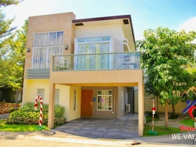 House and Lot in Cavite, 4 Bedrooms, 3 Toilet & Bath and 2 Carport