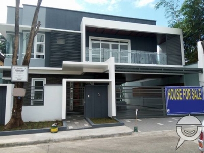 Townhouse for Sale in Tandang Sora Mindanao Avenue Quezon City