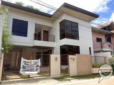 Quezon City 2 Storey Elegant Townhouse For Sale In Tandang Sora