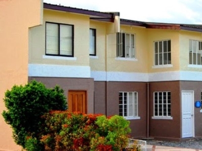 Single attached 3 bedroom house near Savemore