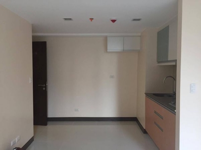 Semi-Furnished Studio Unit with Parking For Rent
