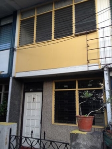 Spacious 2 Bedroom Apartment Unit With Utility Area in Project 4, Quezon City