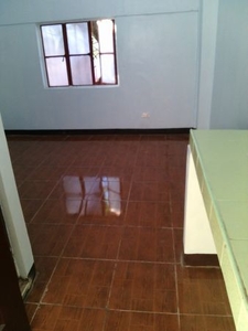 4500 studio room in Brgy San Isidro Paranaque Studio with toilet and Kitchen