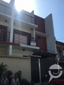 Townhouse in Tandang Sora Area For Sale