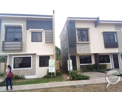 Townhouse near Tagaytay with 3 bedroom complete