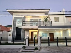 Bright and Airy Modern House For Sale in BF Homes Paranaque