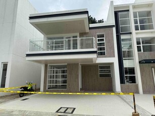 Townhouse For Rent In Capitol Hills, Quezon City
