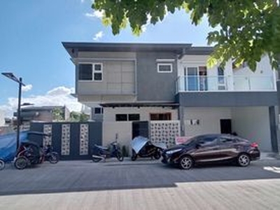 Villa For Rent In Cuayan, Angeles