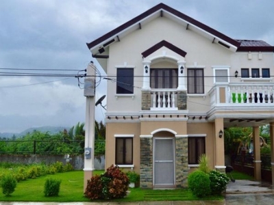 5 Bedrooms House for rent in a Secured Subdivision