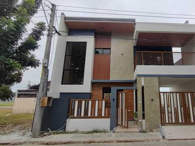 Villa For Sale In Dau, Mabalacat