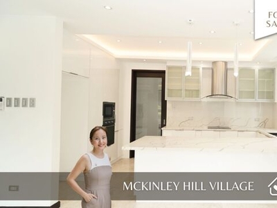 Villa For Sale In Taguig, Metro Manila