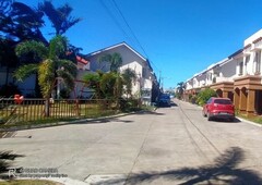 HOUSE AND LOT FOR SALE IN BAYSWATER SUBD