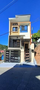 Townhouse For Sale In Bakakeng North, Baguio