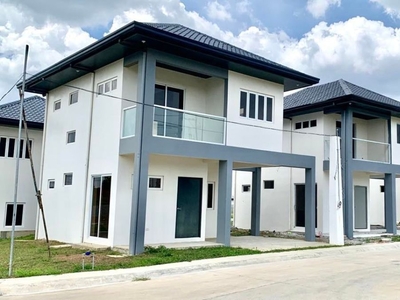 4 Bedroom Townhouse in Nuvali For Sale