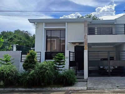 Good-as-New Furnished Loft Type House For Sale near Clark Angeles Pampanga