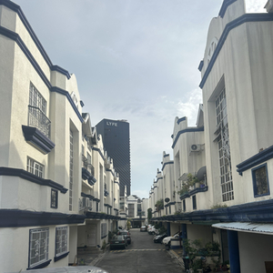 Townhouse For Sale In Bagong Silang, Mandaluyong